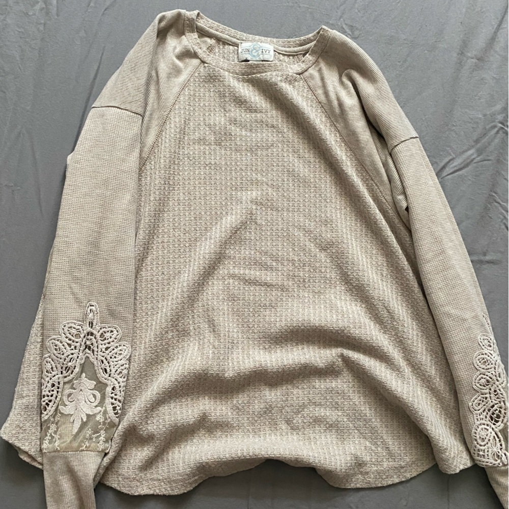 Jun & Ivy Comfy Beige Blouse with Lacey Details on Sleeves